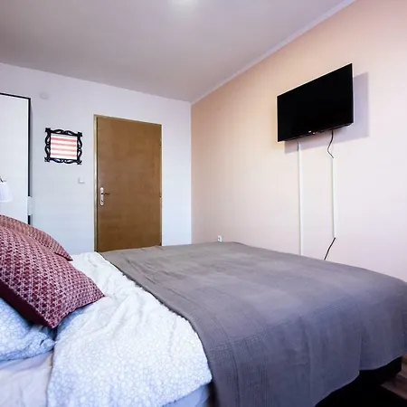Apartman Lea *