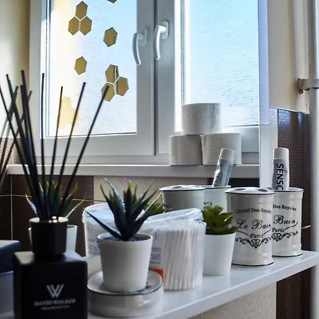 Apartman Lea *