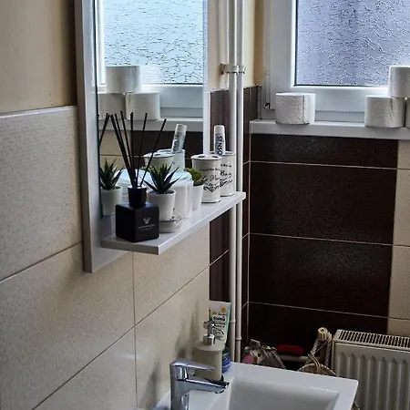 Apartman Lea *